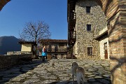 32 All'agriturismo Belvedi ci accoglie il cagnolone Ragu